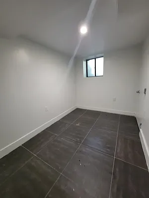 Rented by EXR | media 9