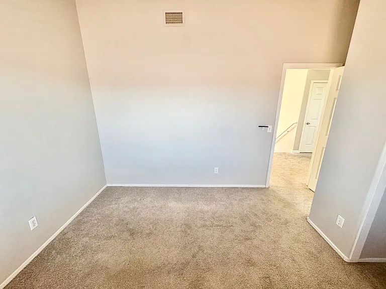 1092 Whispering Birch Ave — Photo 11
