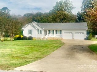 2652 Goldrush Dr, Lincolnton, NC 28092