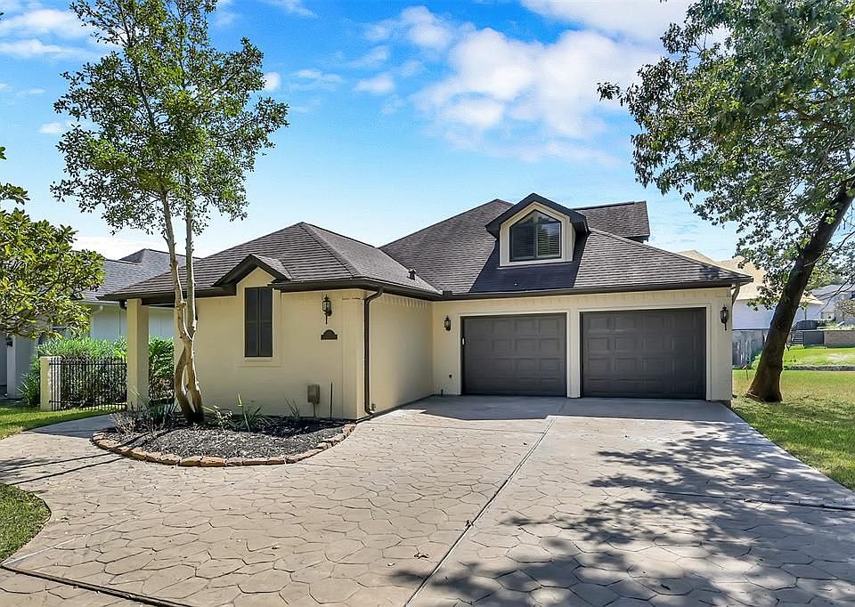 1st image of 22 Creekwood Dr
