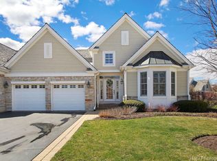 180 S Danbury Ct, Lake Forest, IL 60045