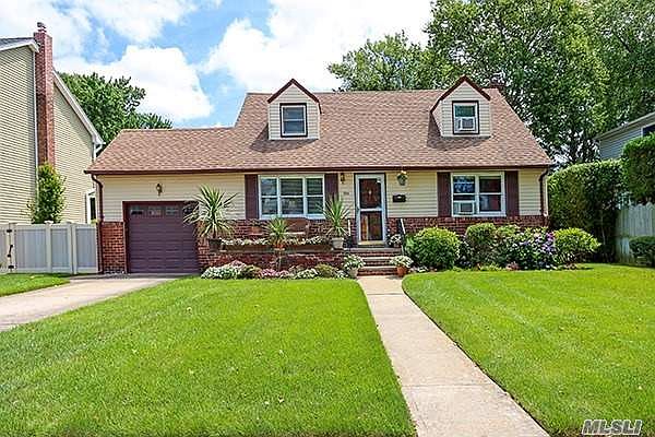 1st image of 955 Leeds Dr