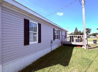 400 E Maple St #16, Beresford, SD 57004