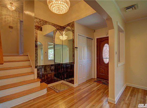 5th image of 21 De Chiaro Ln