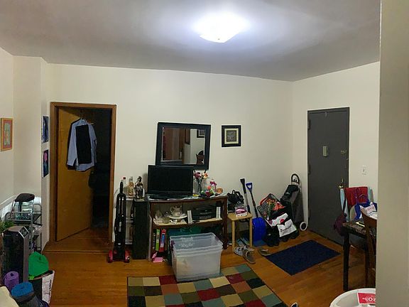 3rd image of 14304 Cherry Ave APT 1A