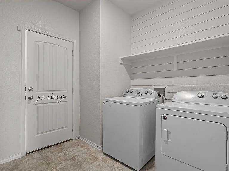 2950 E Old Settlers Blvd #37 — Photo 15