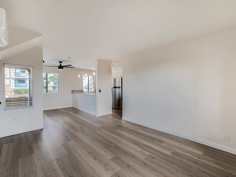 582 Arizona St — Photo 16