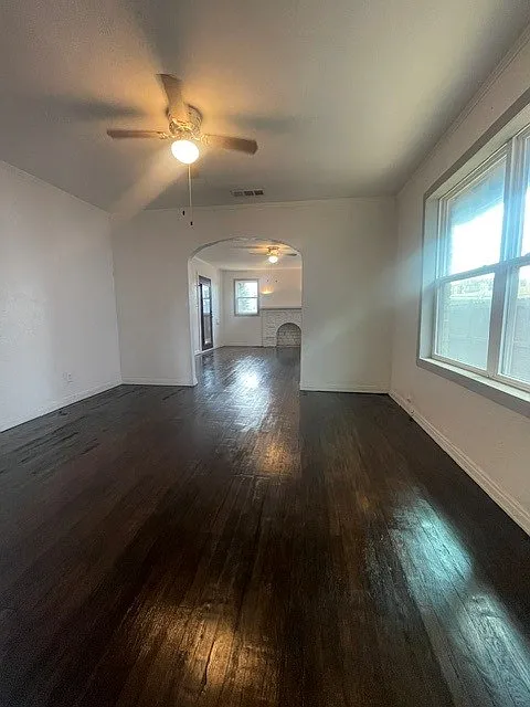 3819 Roseland Ave — Photo 4