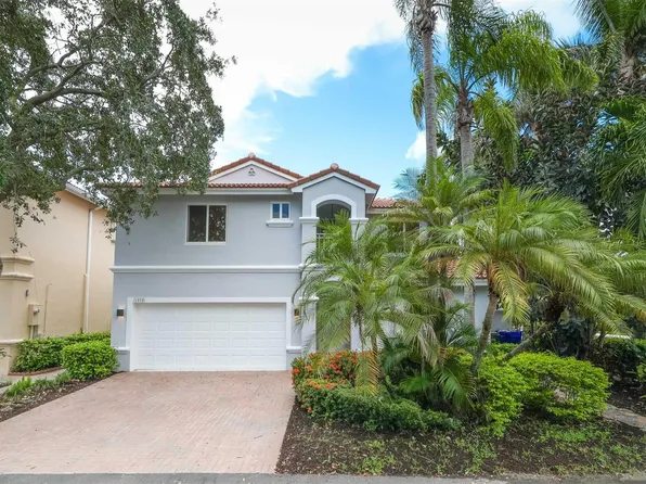 1090 Satinleaf Street, Hollywood, FL 33019