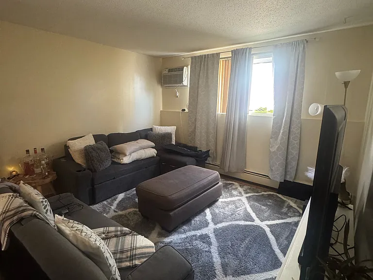 357 Lakeview Ave — Photo 4