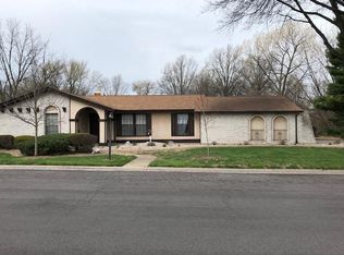 1231 Gloucester Dr, Edwardsville, IL