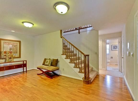 4th image of 775 Glenborough Dr
