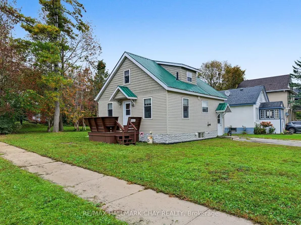 70 Douglas St, Orillia, ON L3V 5Y6