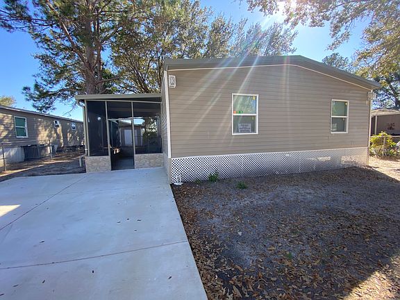3rd image of 9854 Elm Way