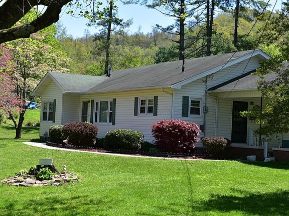 3rd image of 238 Forest Ave