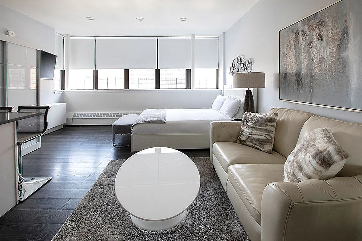 150 W 51st St APT 2111 photo 1
