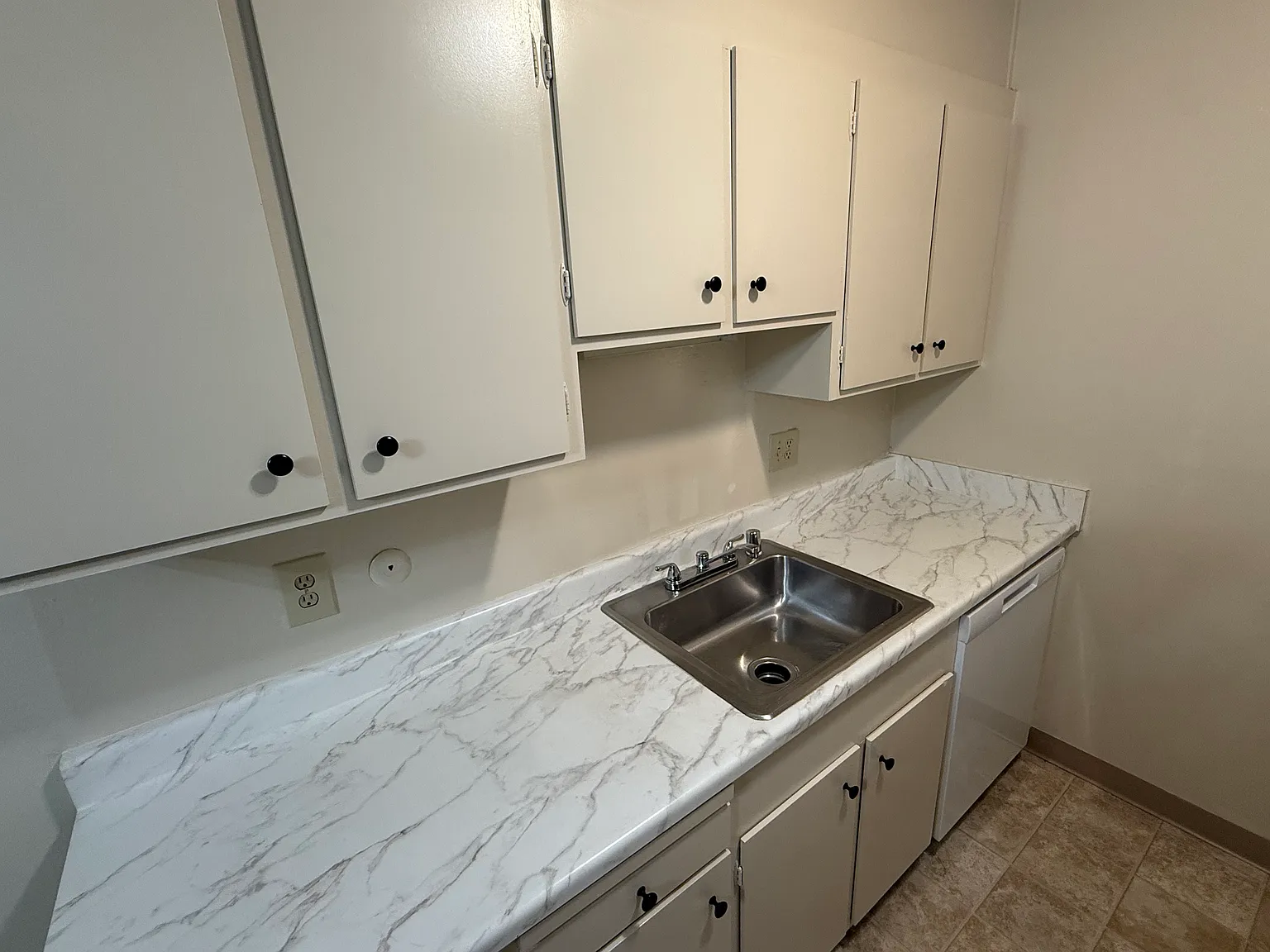 2 bed, $3,150 — Photo 4