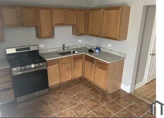 2nd image of 5052 S Laflin St #1S