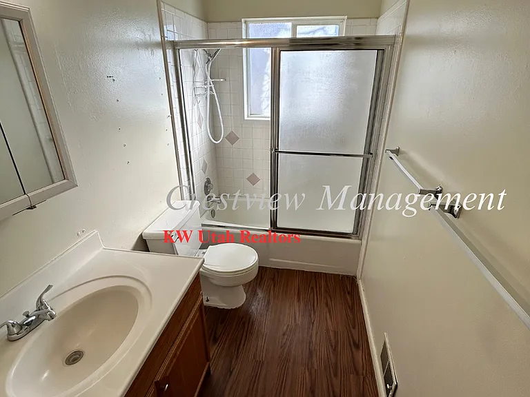 Sunset Duplex — Photo 11