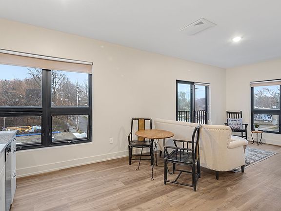 4th image of 255 Bradford St NE #21