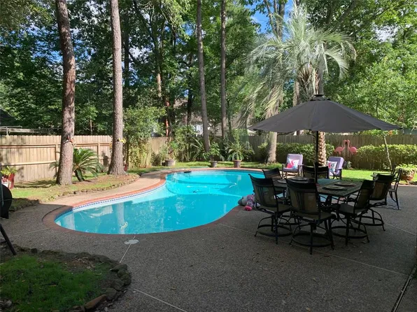 3211 Sunny Vale Dr, Kingwood, TX 77345