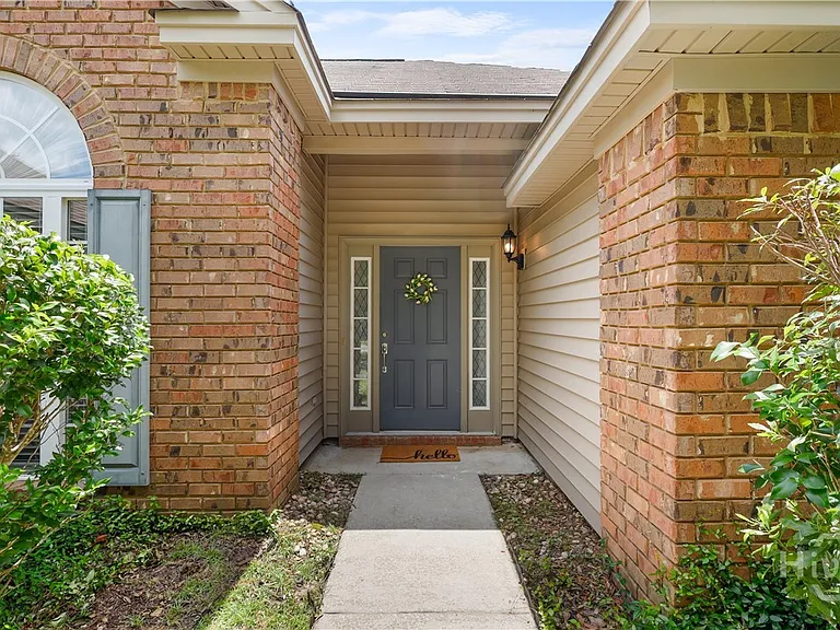 139 Pampas Dr — Photo 3