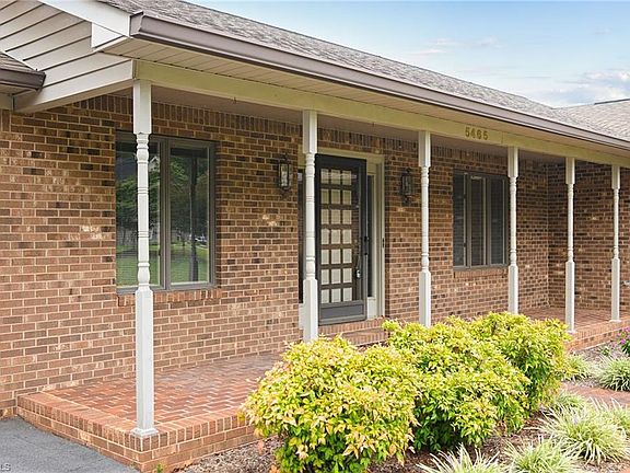 3rd image of 5465 Heritage Oaks Ln