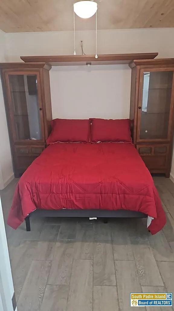 1 bed, 1.0 bath, 450 sqft, $1,600 — Photo 4