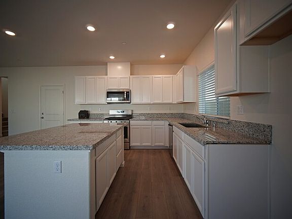 4th image of 3847 Havenparke Way