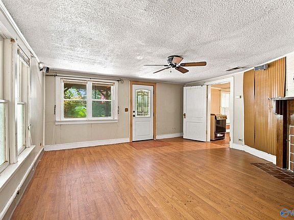8th image of 710 County Road 317