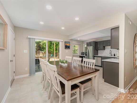 5th image of 11102 Sundown Ln