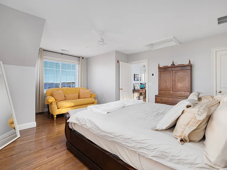 57 Foster St — Photo 19