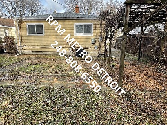 4th image of 1770 E Jarvis Ave