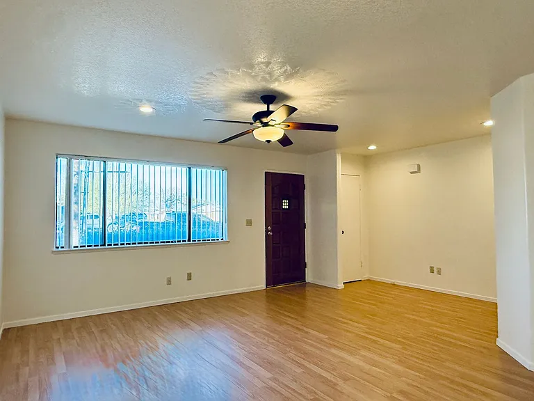 247 E Upjohn Ave — Photo 3