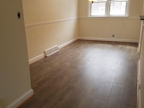 3rd image of 1378 Westbury Dr