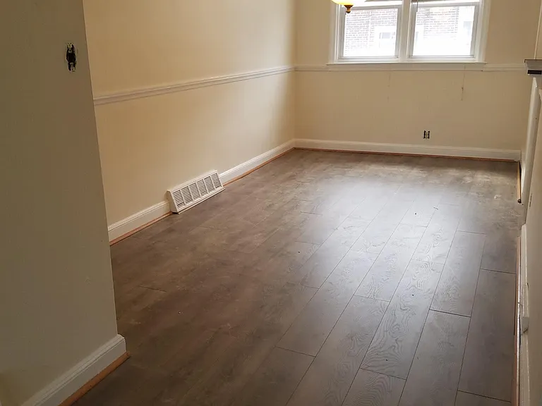 1378 Westbury Dr — Photo 3