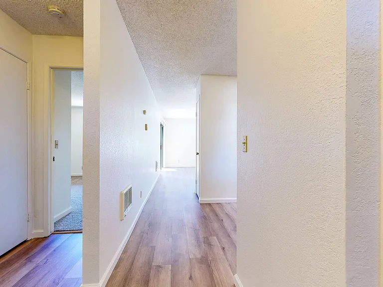 1565-1583 Neotomas Ave — Photo 3
