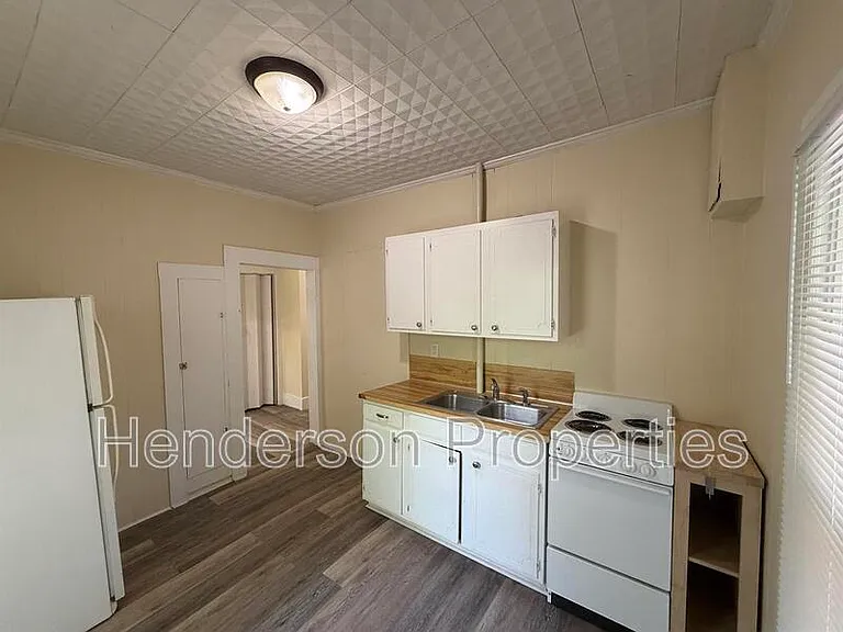 533 Stockton St — Photo 15