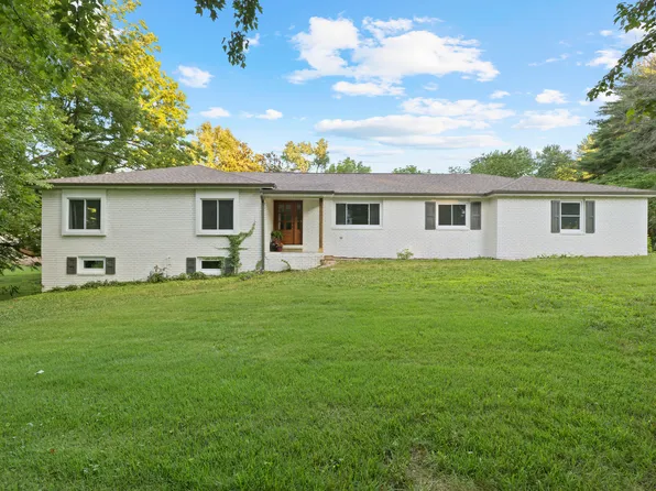 3220 W Meadowlark Circle, Springfield, MO 65810