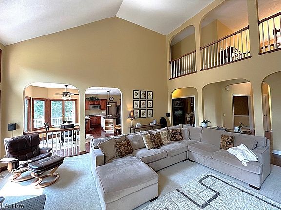 2nd image of 10145 Charlton Ln