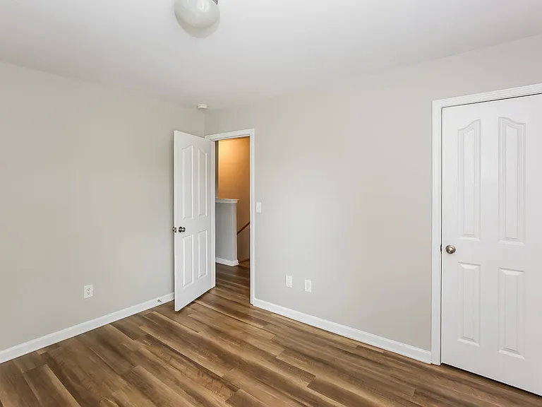 3832 Glory St — Photo 12
