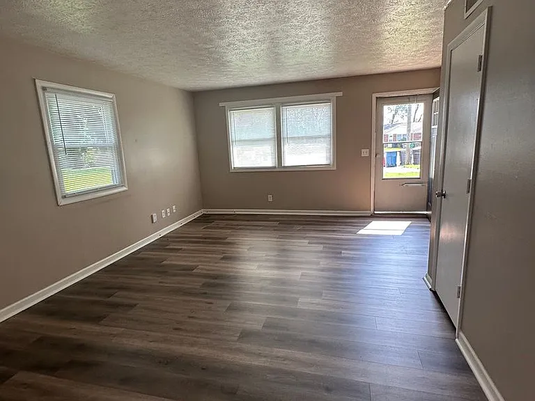 30-32 Morehouse Ct — Photo 5