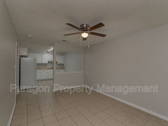 3rd image of 811 Laurens St NW APT A3