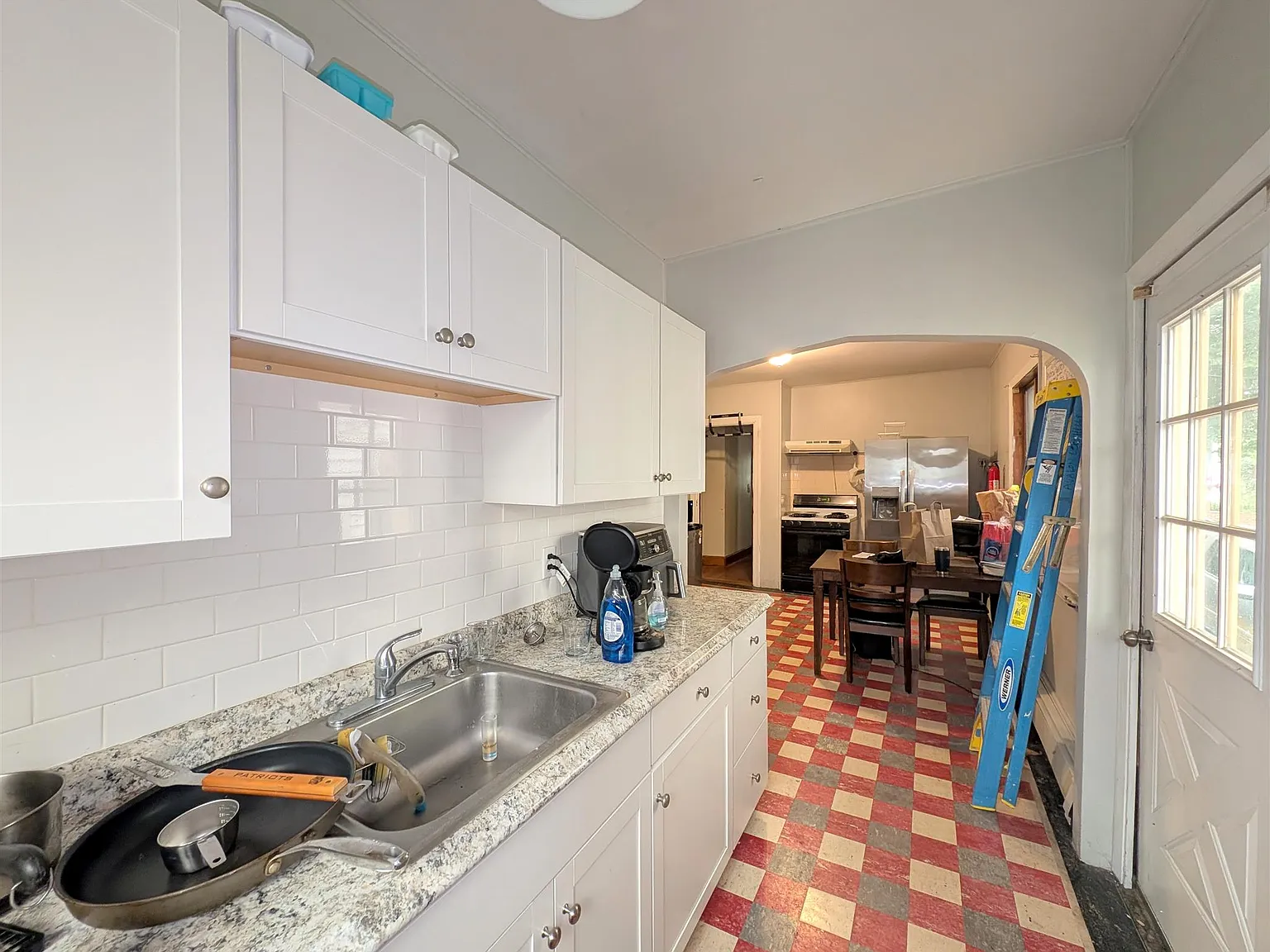3 bed, 1300 sqft, $3,400 — Photo 3