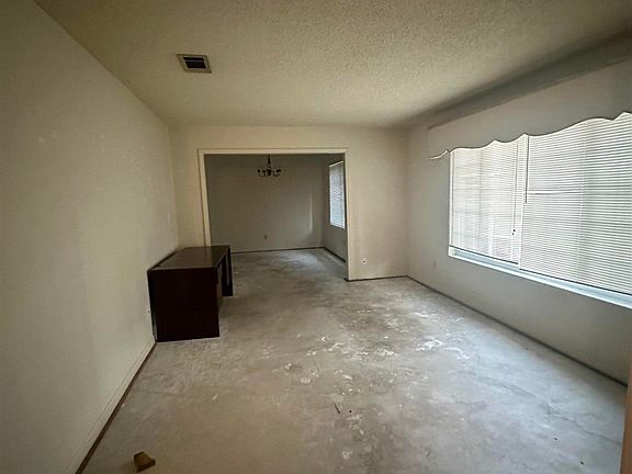 3rd image of 2600 Hallmark Dr