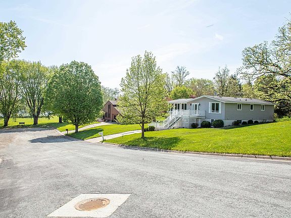 3rd image of 727 Greenfield Ave