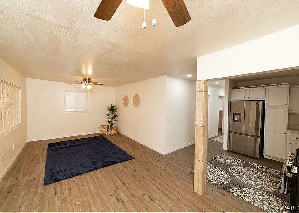 1st image of 3264 E Leroy Ave