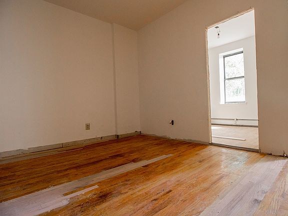 4th image of 818 Bergen St #D3