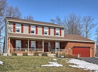 2875 Olde Field Dr, York, PA 17408