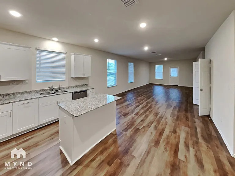 816 Beacon Hts — Photo 5